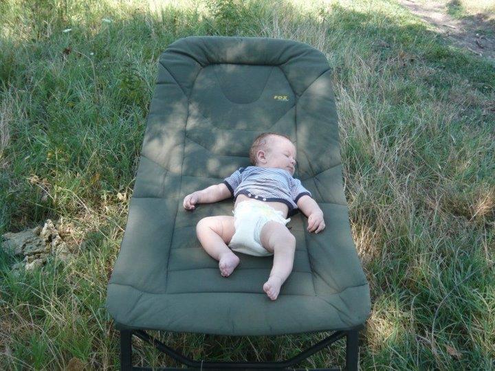 Copii la pescuit :) - 21263351-bb-pescuit.jpg